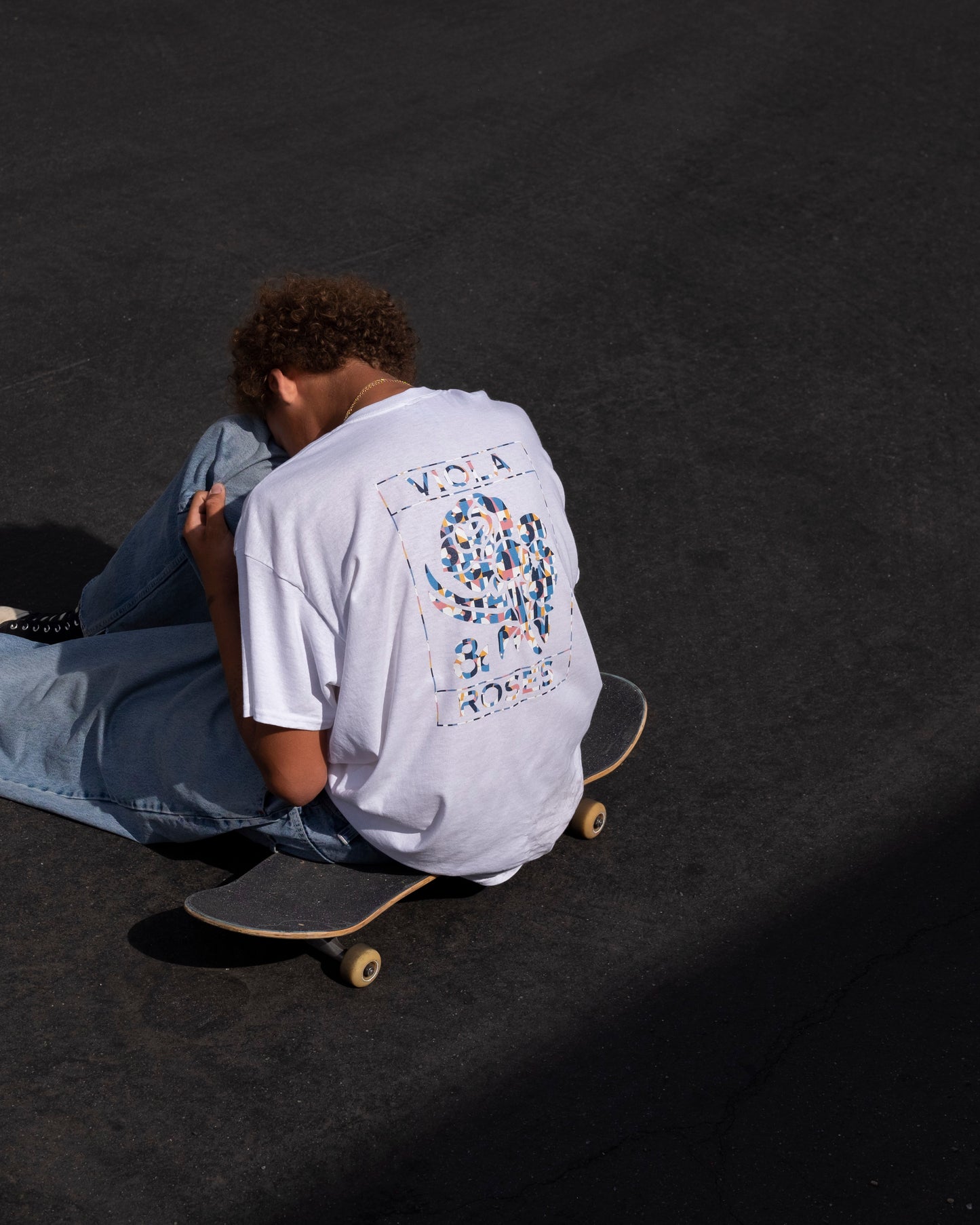 0021SS22 S/S TEE WHITE WITH GREY